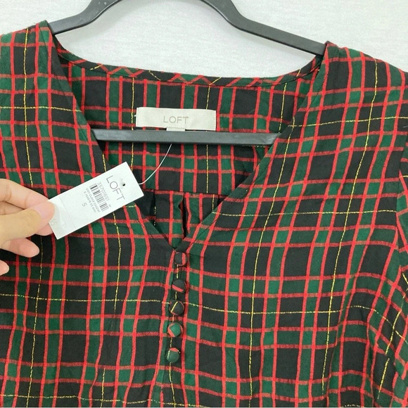 New LOFT V Neck Button Ruched Sleeve Plaid Soft Rayon Pullover Blouse Small - Picture 4 of 10